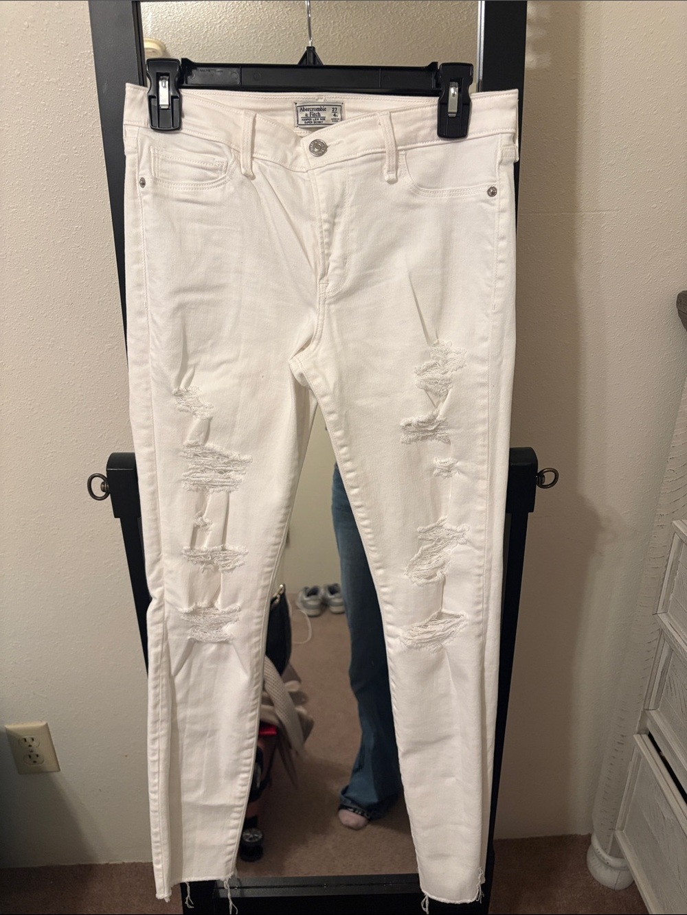 Abercrombie & Fitch White Distressed Skinny Jeans